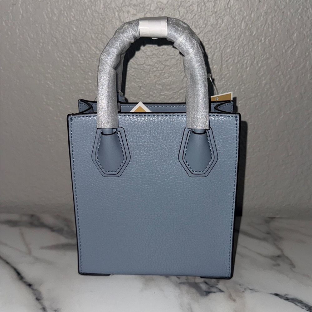 Michael Kors Mini Bag in Pale Blue Shopper Crossbody - Picture 2 of 4